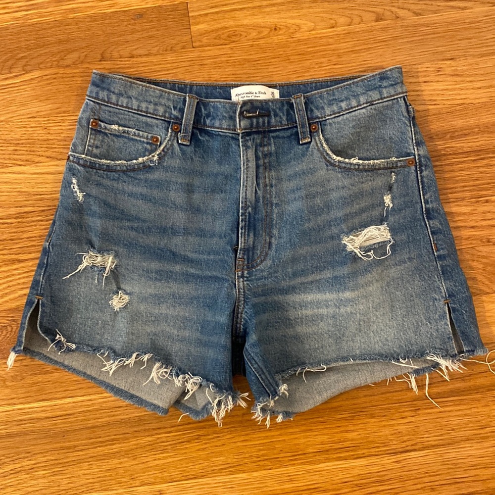 A&F 4” High Rise Short